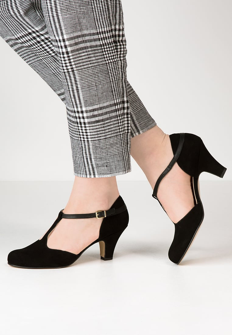 Kmb elike pumps black