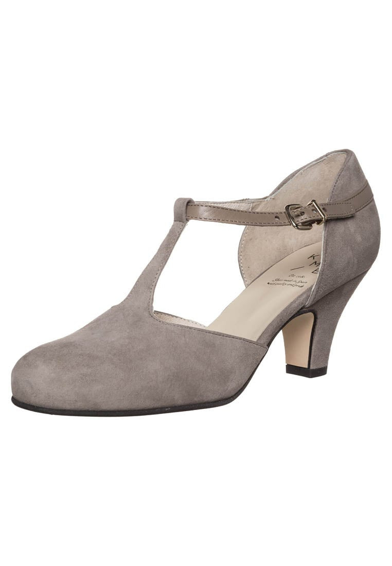 Kmb elike pumps black